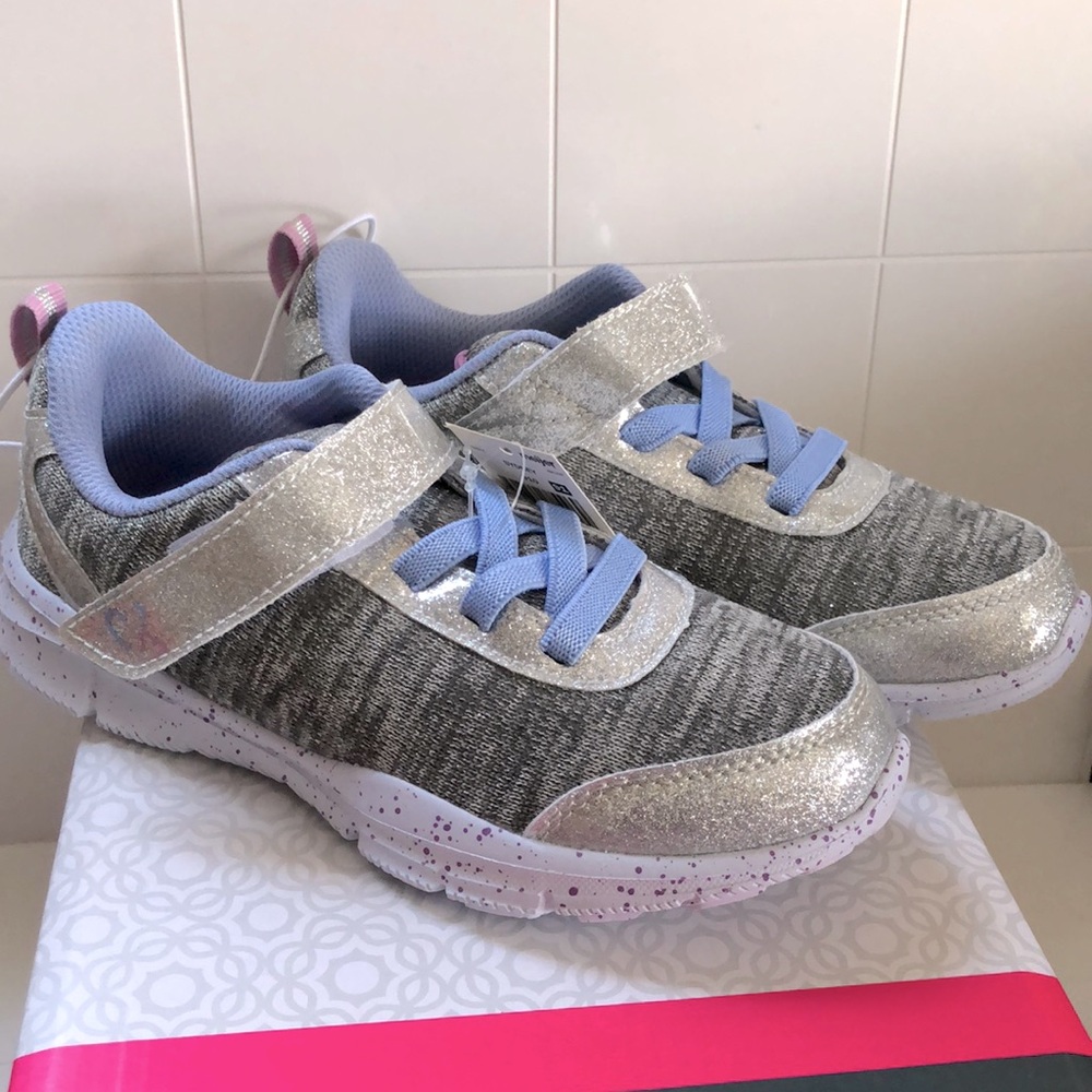 mta sport Girls Brand New Athletic Shoes Size 2M in Box with Tag Attached